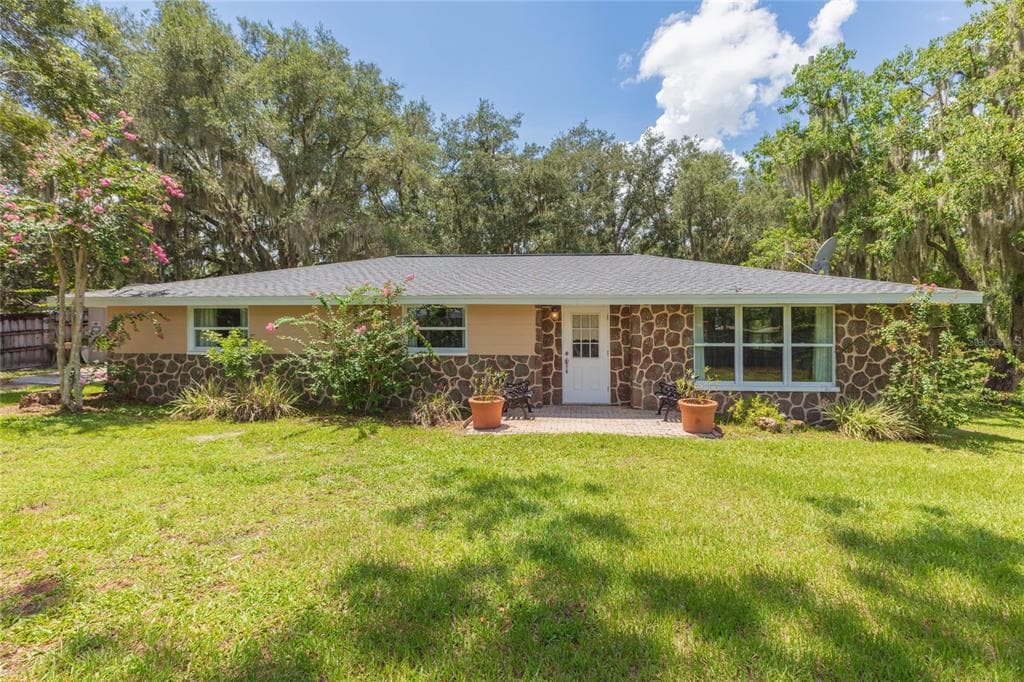 8719 HANDCART ROAD WESLEY CHAPEL, FL 33545