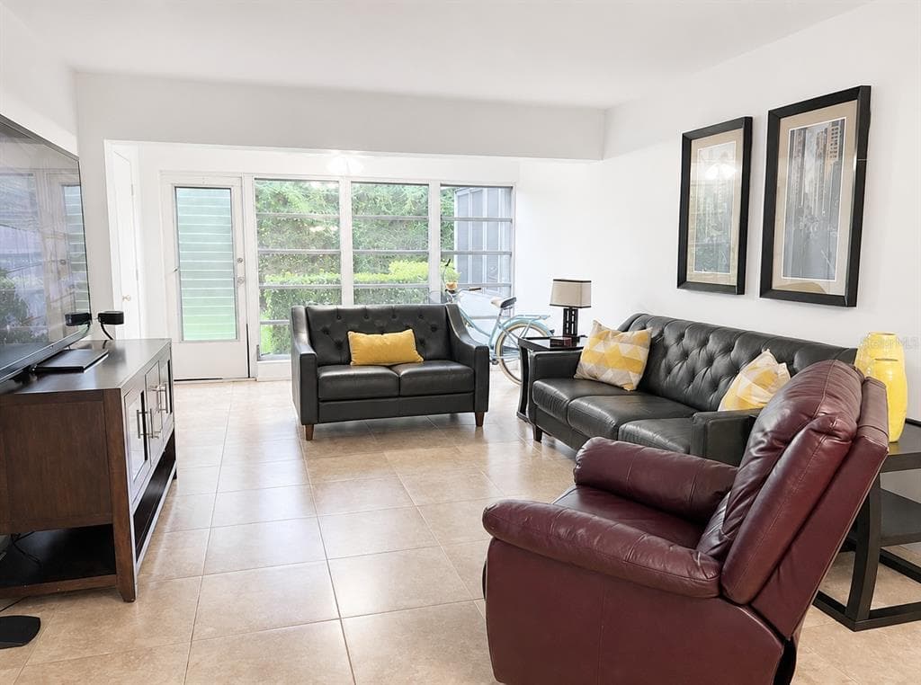 2530 BLACK OLIVE BOULEVARD UNIT 103 DELRAY BEACH, FL 33445