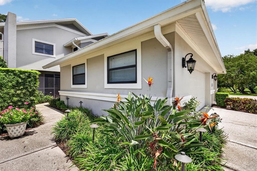 2631 ROYAL LIVERPOOL DRIVE TARPON SPRINGS, FL 34688