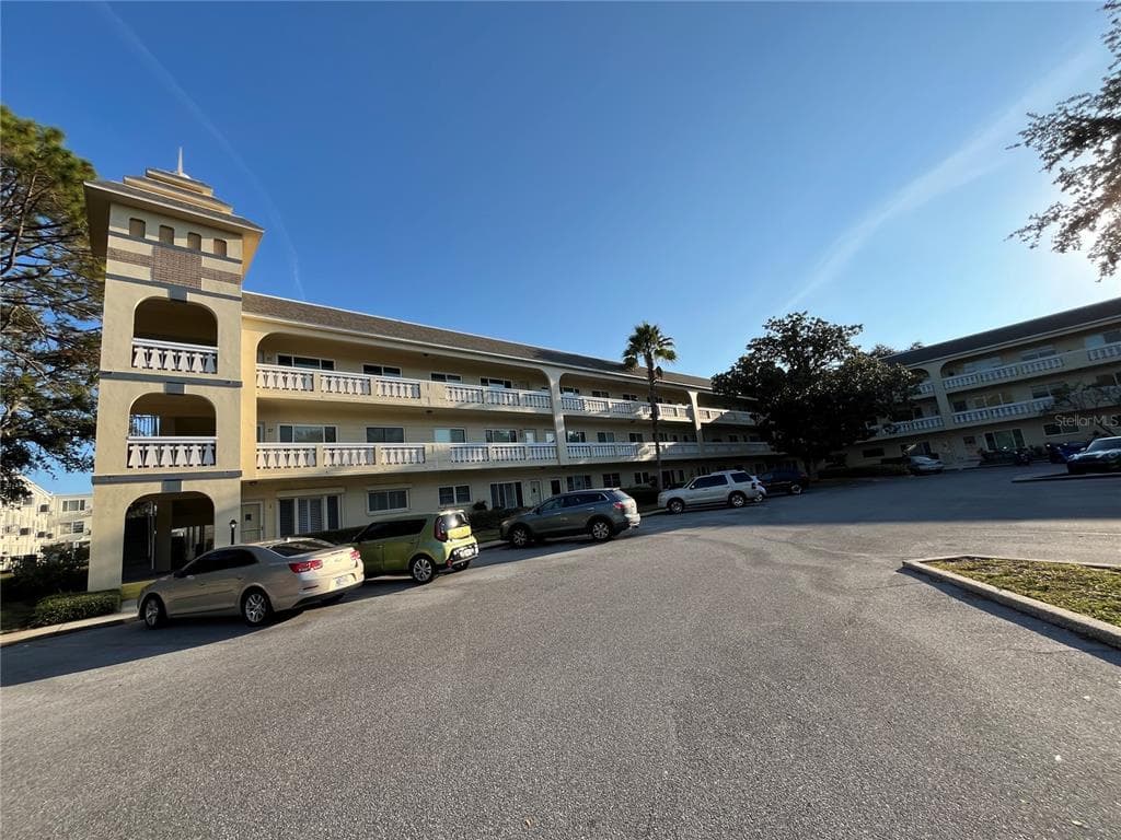 2253 NORWEGIAN DRIVE UNIT 33 CLEARWATER, FL 33763