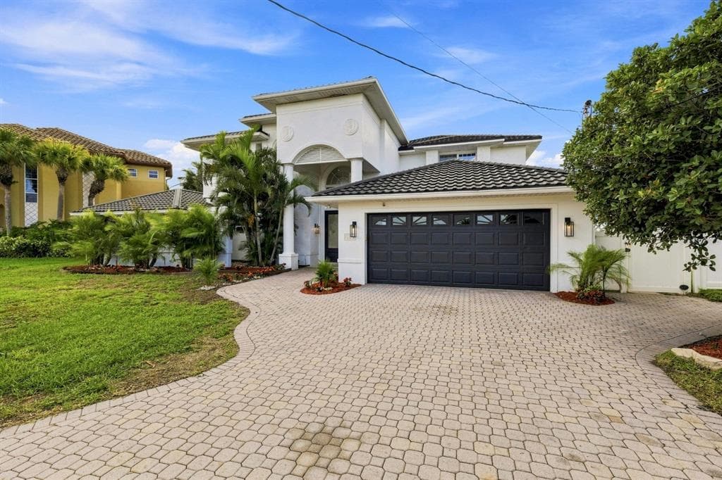 461 PALM ISLAND NE CLEARWATER BEACH, FL 33767