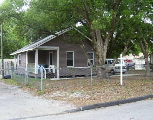 1011 E CHILKOOT AVENUE TAMPA, FL 33612