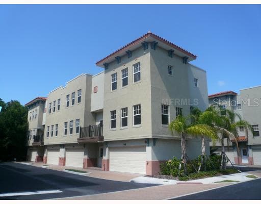 631 BLUE TAVERNA LANE CLEARWATER, FL 33756