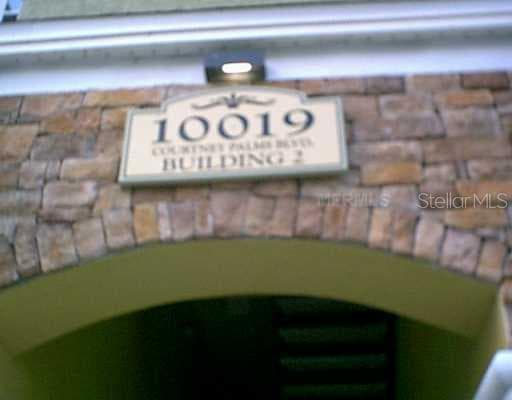 10019 COURTNEY PALMS DRIVE UNIT 104 Tampa, FL 33619