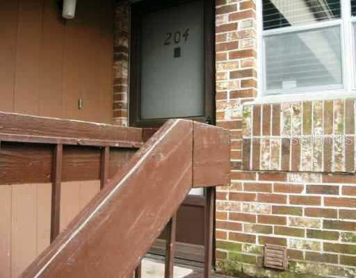 10433 CARROLLBROOK COURT UNIT 204 Tampa, FL 33618