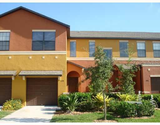 1038 TULLAMORE DRIVE WESLEY CHAPEL, FL 33543