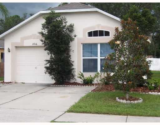 5916 LAKE FRONT DRIVE WESLEY CHAPEL, FL 33544