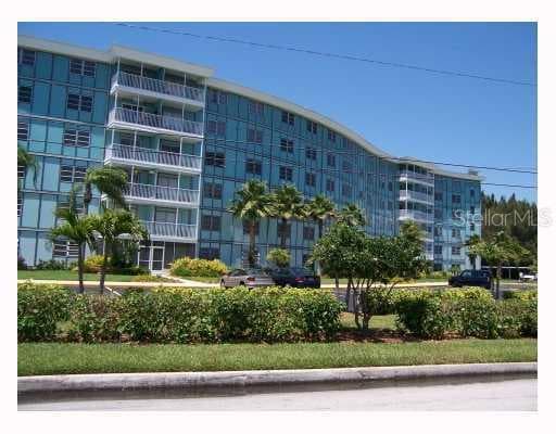 3315 S 58TH AVENUE UNIT 605 St Petersburg, FL 33705