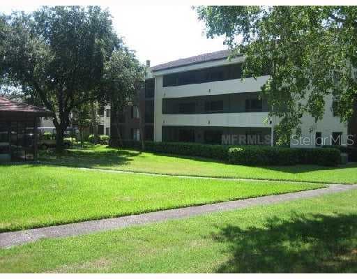 13604 S VILLAGE DRIVE UNIT 105 Tampa, FL 33618