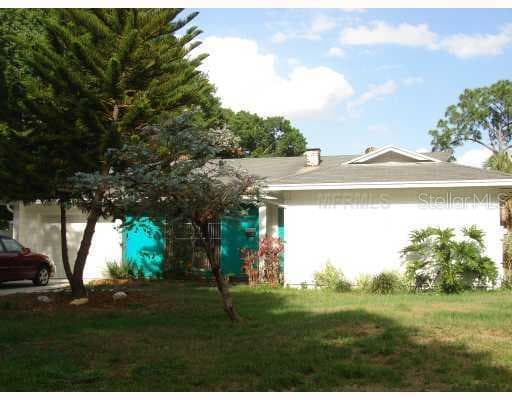 6803 CREST HILL COURT Tampa, FL 33615