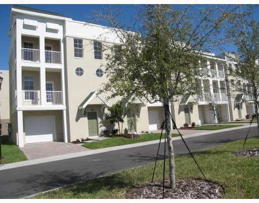 4507 LEGACY PARK DRIVE UNIT 60 TAMPA, FL 33611