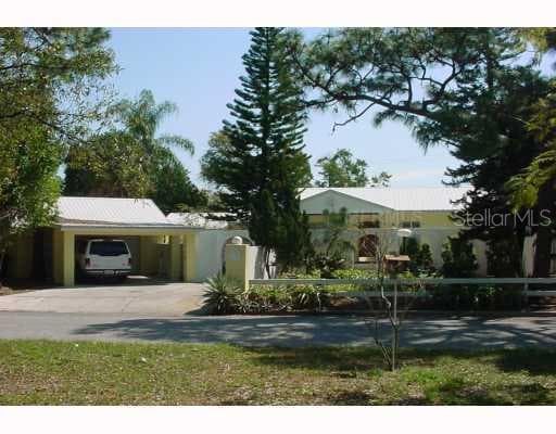3620 E TAMPA CIRCLE TAMPA, FL 33629