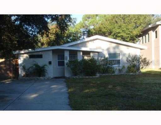 1826 COUNTRY CLUB ROAD N ST PETERSBURG, FL 33710