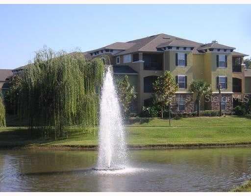 10108 COURTNEY OAKS CIRCLE UNIT 203 TAMPA, FL 33619