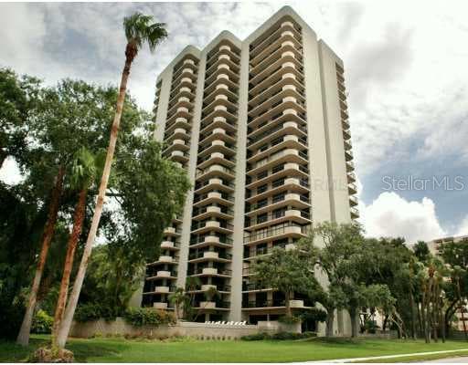 2413 Bayshore. UNIT 1404
