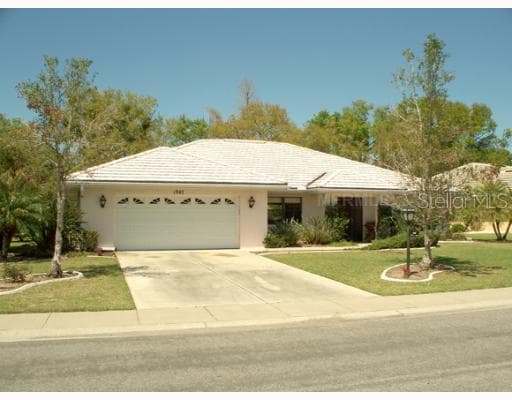 1907 NEW BEDFORD DRIVE SUN CITY CENTER, FL 33573