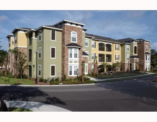 10019 COURTNEY PALMS BOULEVARD UNIT 204 TAMPA, FL 33619