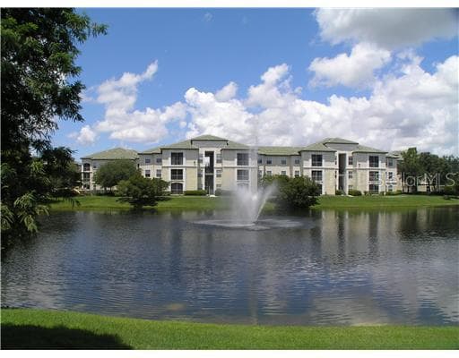 5823 LEGACY CRESCENT PLACE UNIT 301 RIVERVIEW, FL 33578