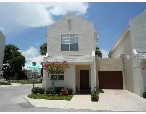 4719 JENNINGS BAY COURT TAMPA, FL 33611
