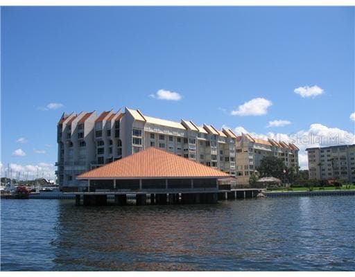 634 EDGEWATER DRIVE UNIT 844 DUNEDIN, FL 34698