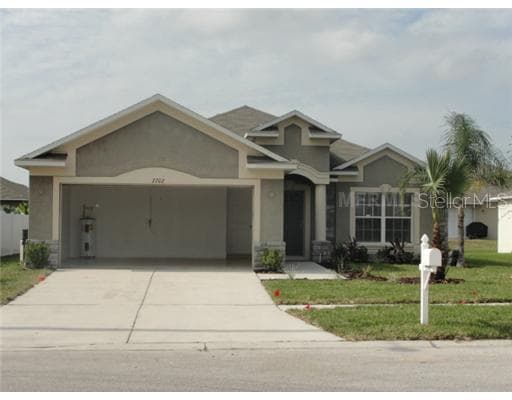 2702 QUEEN ALBERTA DRIVE