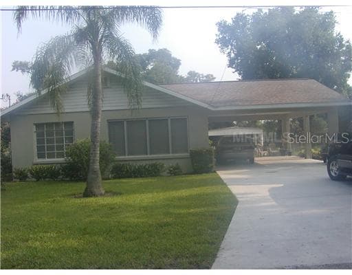 702 OAKLAND HEIGHTS AVENUE PLANT CITY, FL 33563
