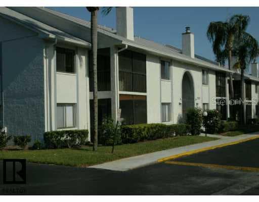2087 Hunters Glen DRIVE UNIT 105 Dunedin, FL 34698