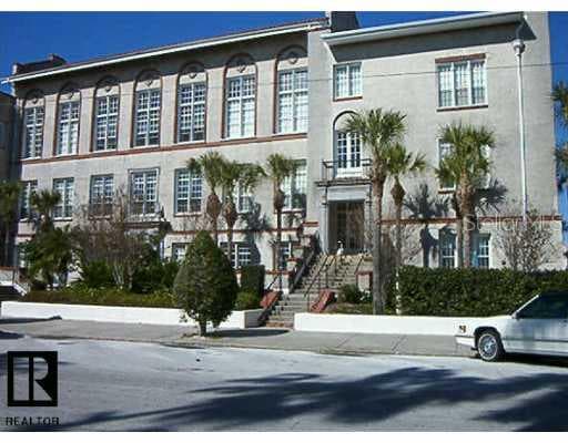 701 Mirror Lake DRIVE N UNIT #109 St Petersburg, FL 33701