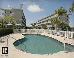 7 Island Park PLACE UNIT 202 Dunedin, FL 34698