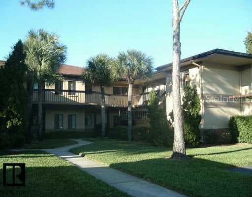 2667 Sabal Springs CIRCLE UNIT 203 Clearwater, FL 33761