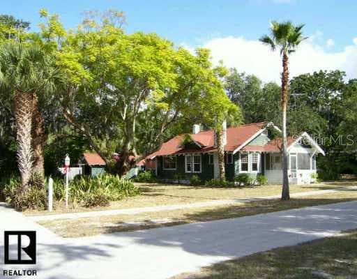 520 Avery AVENUE Crystal Beach, FL 34681