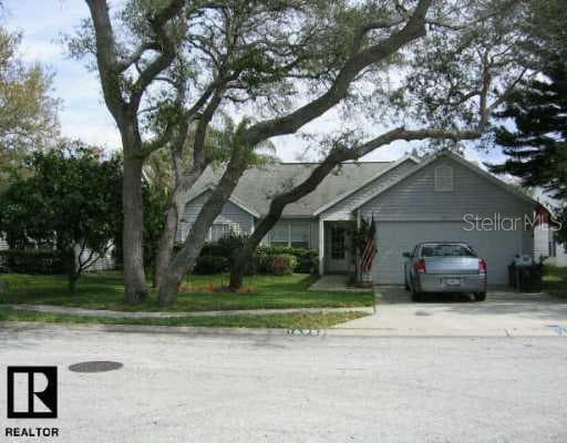 1695 Autumnwood STREET Tarpon Springs, FL 34689