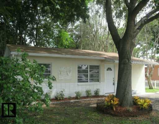 5627 Kelly DRIVE N St Petersburg, FL 33703
