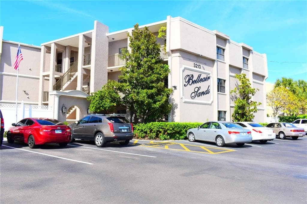 3210 GULF BOULEVARD UNIT 307 BELLEAIR BEACH, FL 33786