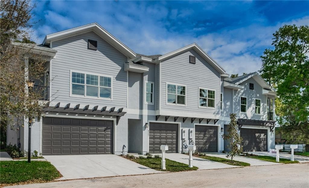5747 DESERT ROSE PLACE TAMPA, FL 33615