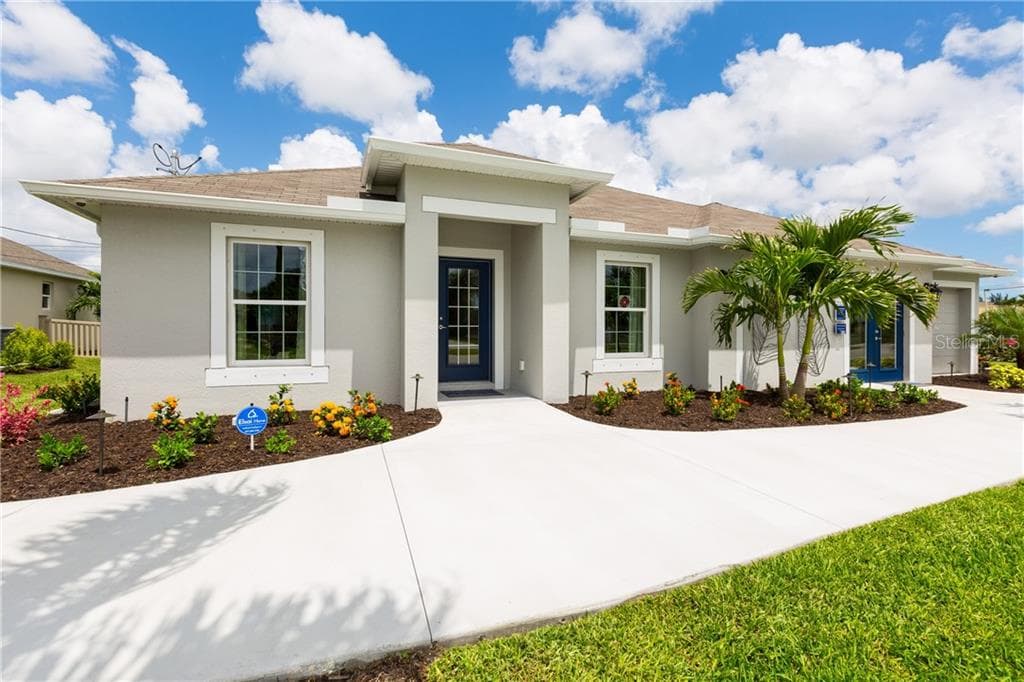 2079 CARPETGREEN STREET PORT CHARLOTTE, FL 33948