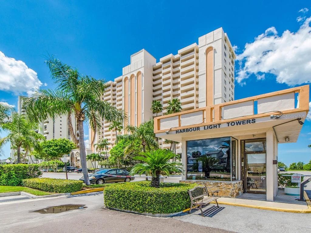 1270 GULF BOULEVARD UNIT 506 CLEARWATER BEACH, FL 33767
