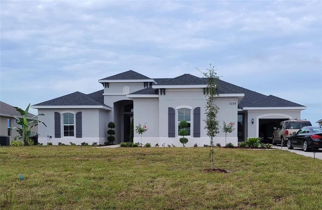5226 LAKE VENICE DRIVE WIMAUMA, FL 33598