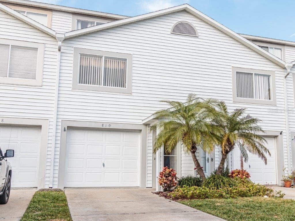 810 HIDDEN HARBOUR DRIVE INDIAN ROCKS BEACH, FL 33785