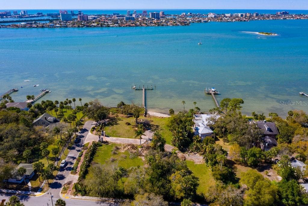 300 PALM BLUFF ST CLEARWATER, FL 33755