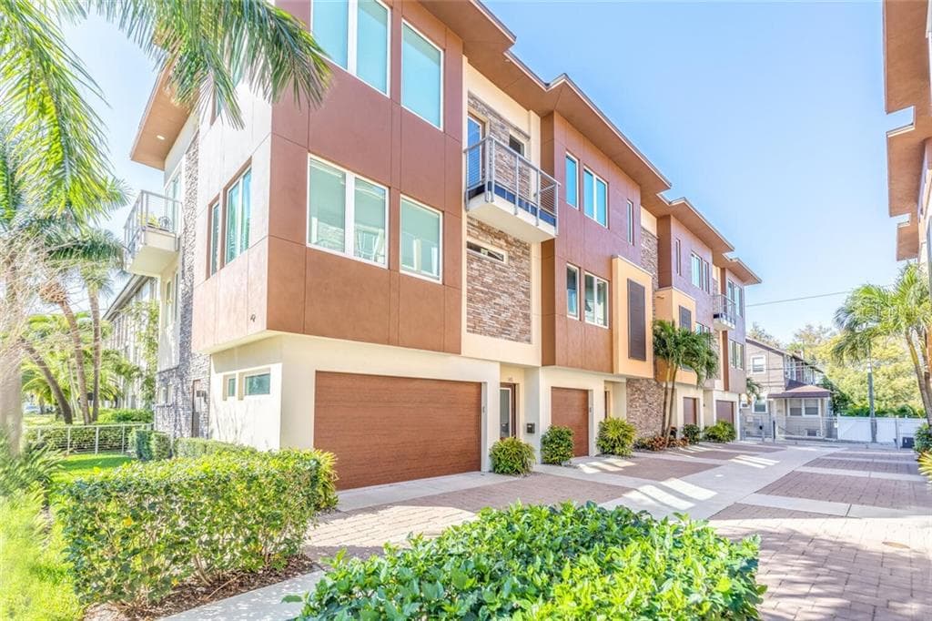 143 5TH AVENUE NE ST PETERSBURG, FL 33701