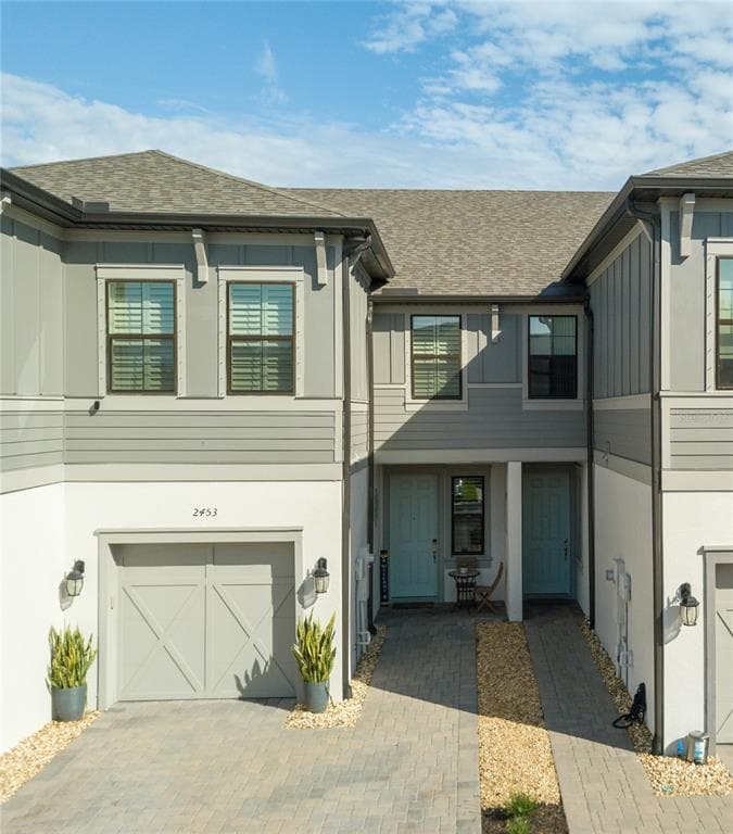 2453 GOLDEN PASTURE CIRCLE