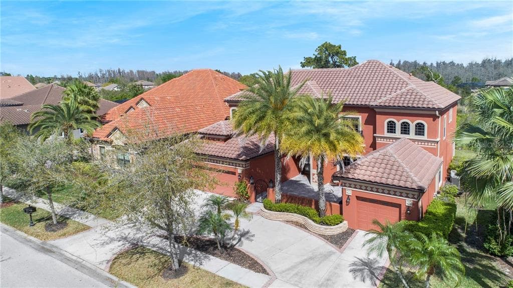 8366 DUNHAM STATION DRIVE TAMPA, FL 33647