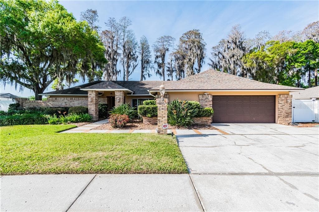 3212 STONEYBROOK LANE TAMPA, FL 33618