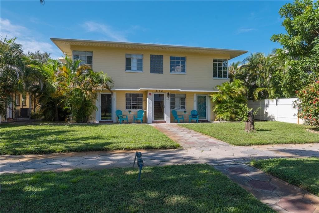 515 12TH AVENUE NE ST PETERSBURG, FL 33701