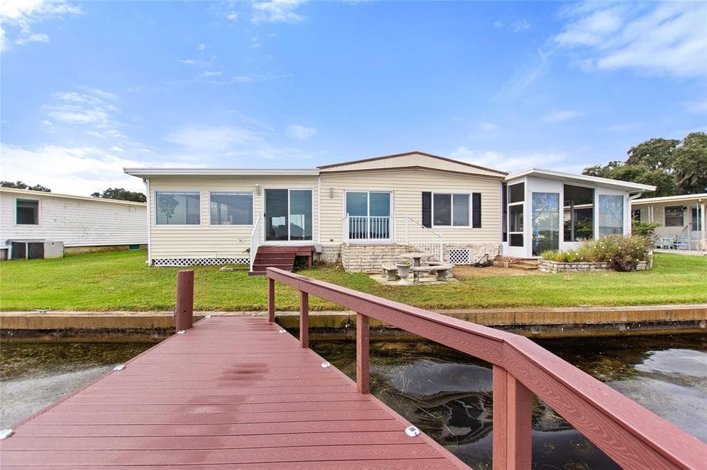 320 COLONIAL BOULEVARD