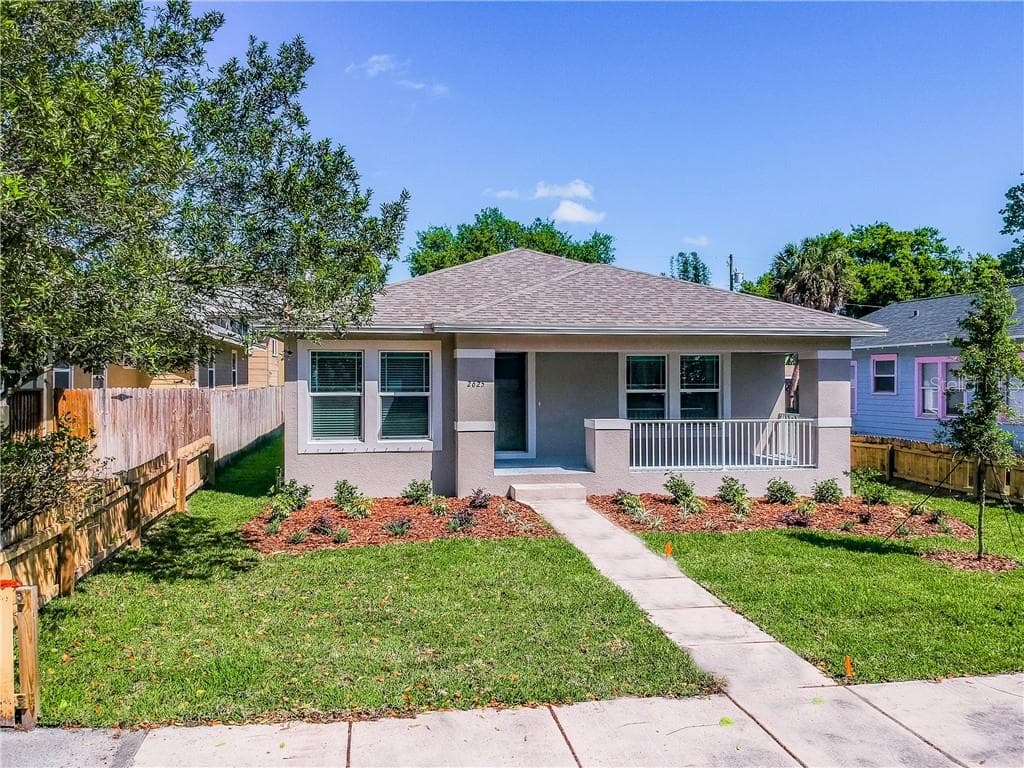 2590 37TH AVENUE N ST PETERSBURG, FL 33713
