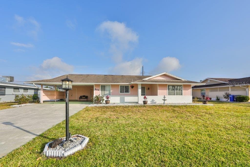 809 OAKMONT AVENUE SUN CITY CENTER, FL 33573