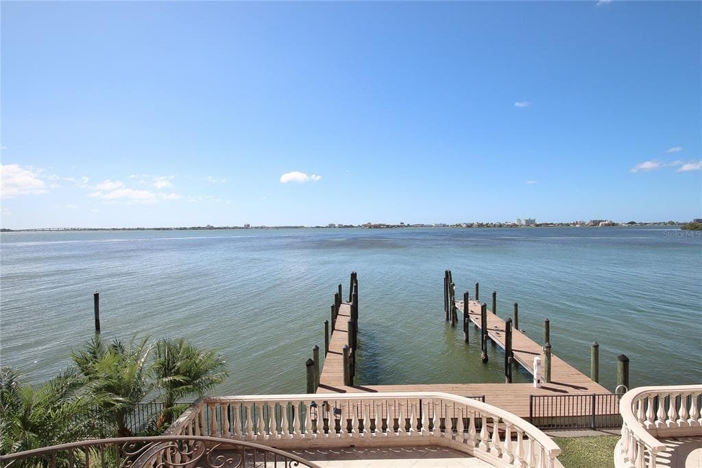 6108 KIPPS COLONY DRIVE W GULFPORT, FL 33707