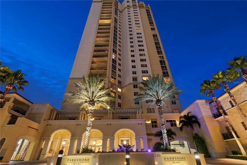 300 BEACH DRIVE NE UNIT 402 ST PETERSBURG, FL 33701